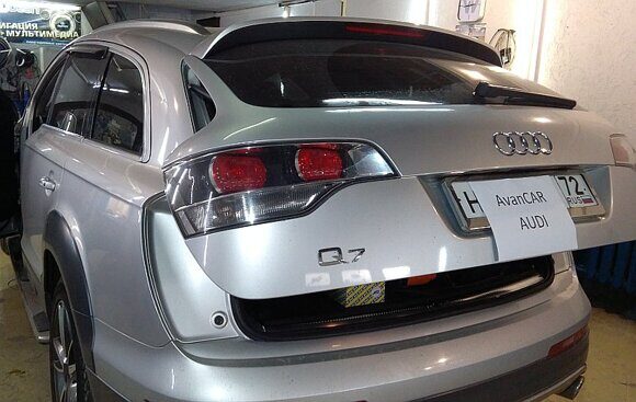 audi q7 -установить камеру заднего вида на автомобиль в Новосибирске 